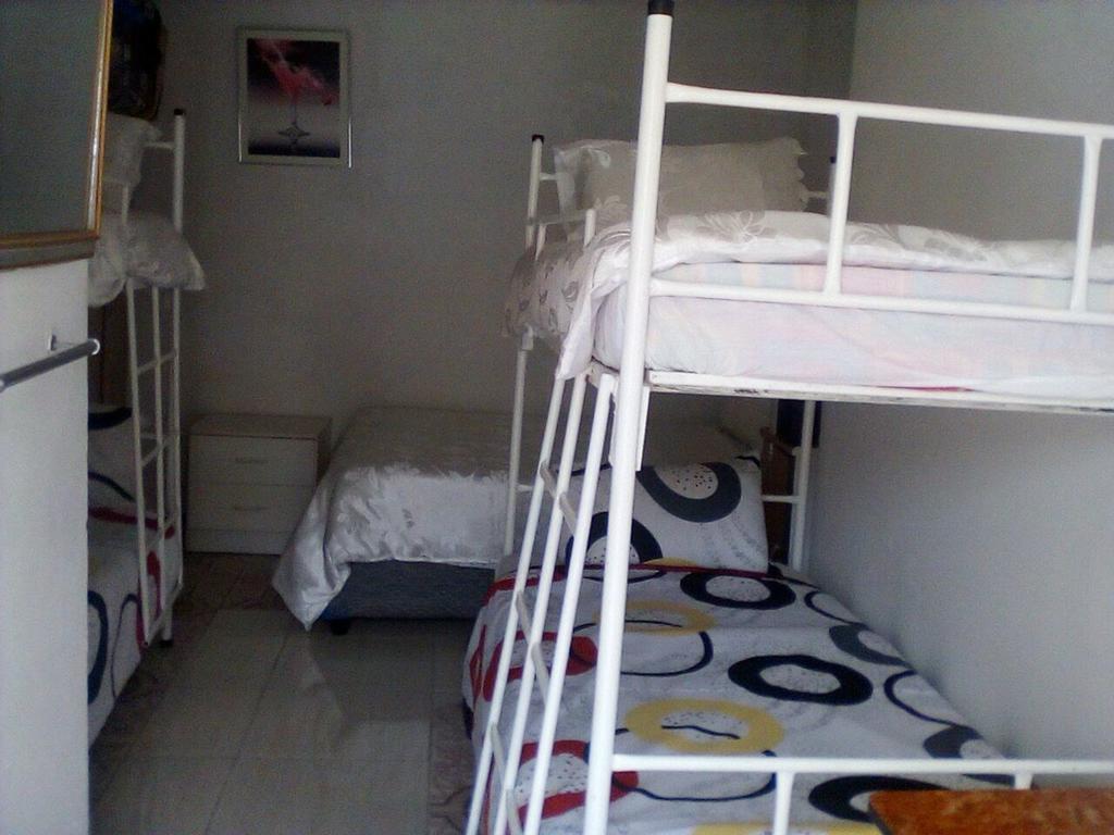 Guest House Macauly Johannesburg Ngoại thất bức ảnh